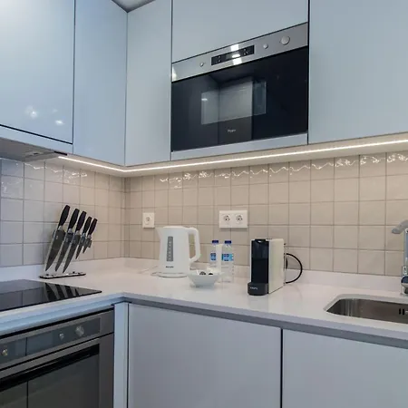 Stunning Apartment W/ Free Parking By Lovelystay Porto Exterior photo